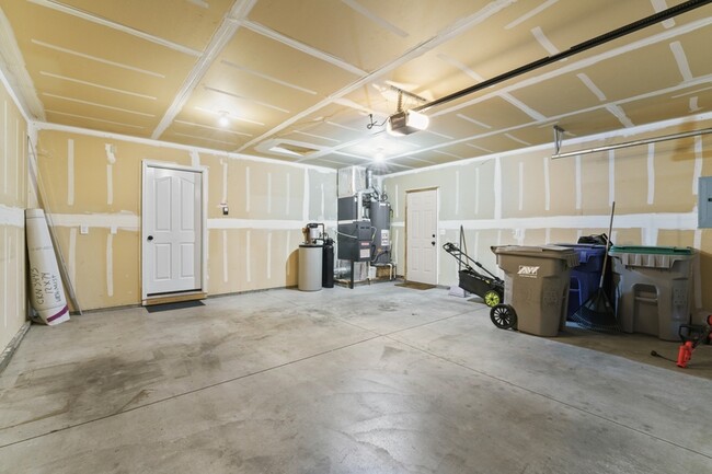 Building Photo - 3589 N Chatterton Way