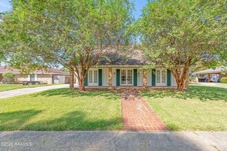 Building Photo - 101 Wisteria Dr