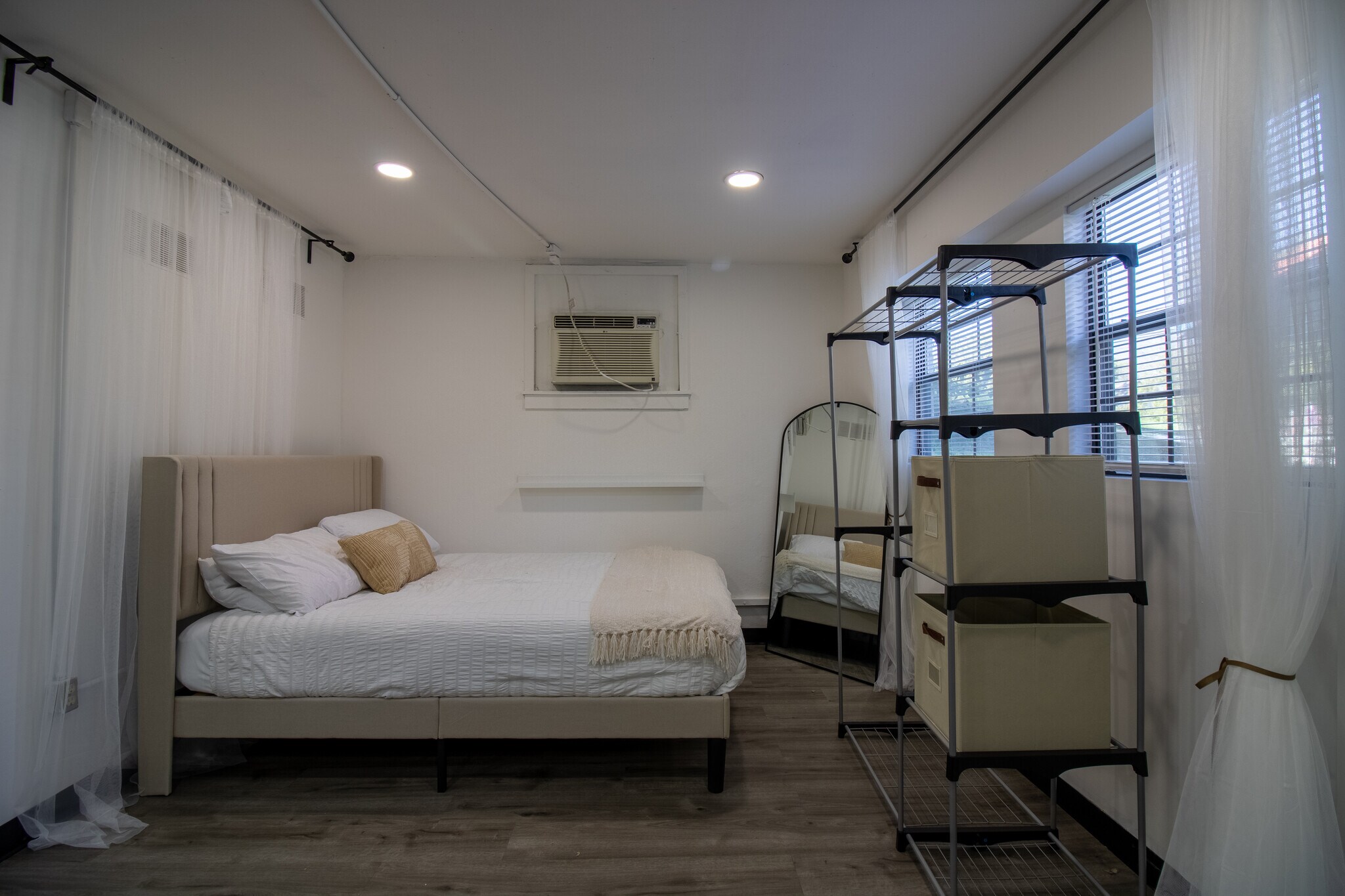 Bed and Closet - 614 Barchester Dr