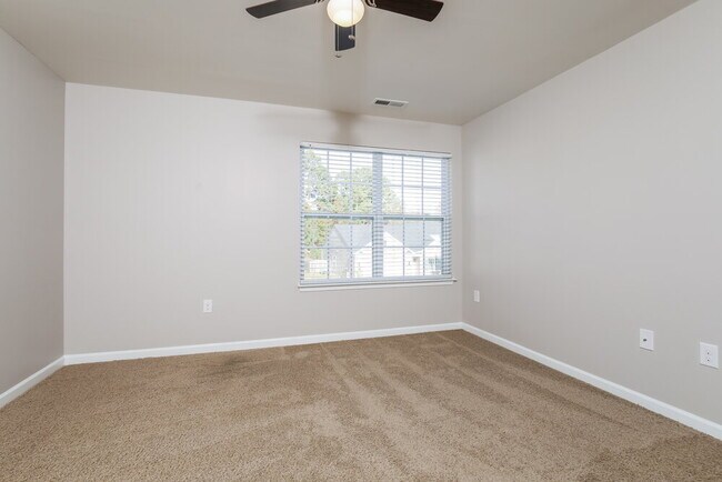 Building Photo - 6113 Watsonia Dr