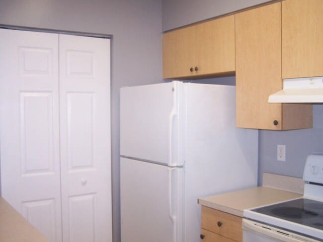 Building Photo - 10372 Fox Trail Rd S