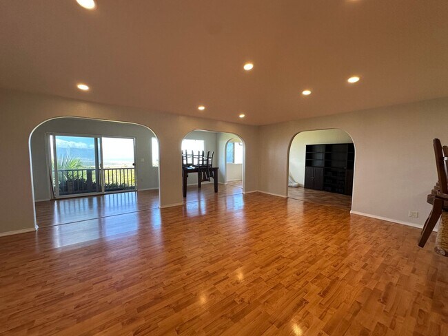 Building Photo - 55 Piimauna St