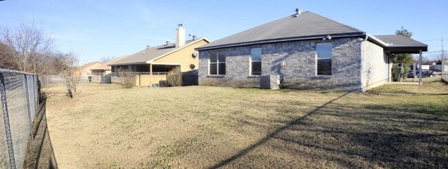 Building Photo - 2301 Flintstone Cir
