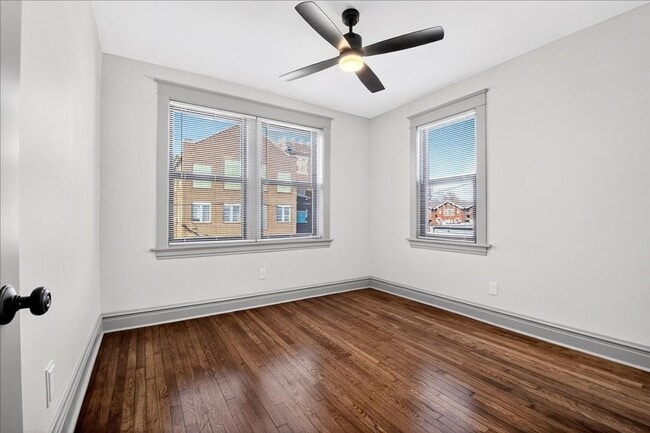 Building Photo - Pizza Prynce