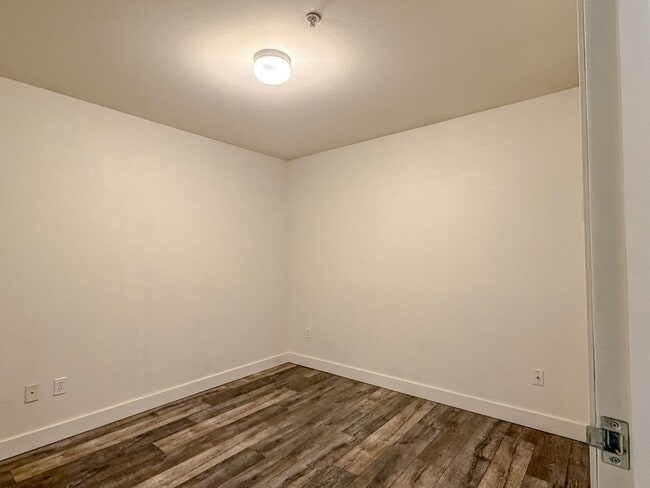 Building Photo - Great Location! 1bd/1bth Belltown Condo, $1,900/mo.