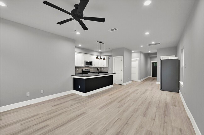 Building Photo - 7415 Hezekiah Ln