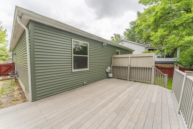 Building Photo - 4951 Hidden View Ct