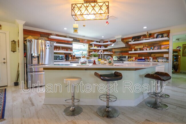 Building Photo - 501 Benning Dr