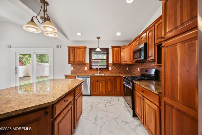 Building Photo - 18 Fierro Ave