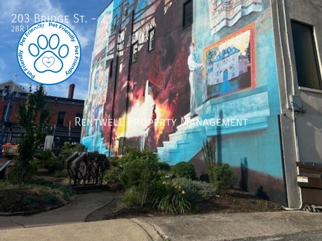 Building Photo - 203 Bridge St