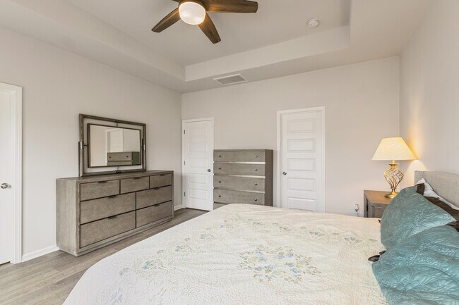 Building Photo - 5822 Whitebark Dr