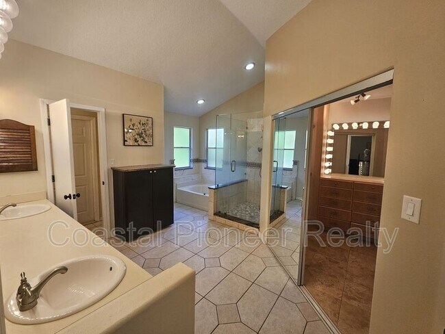 Building Photo - 14504 Brambie Ct