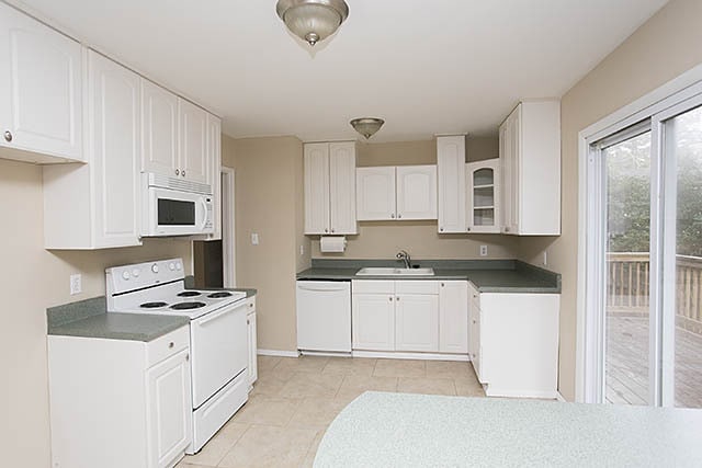 Building Photo - Coming Soon! Charming Brick Ranch on a Spa...