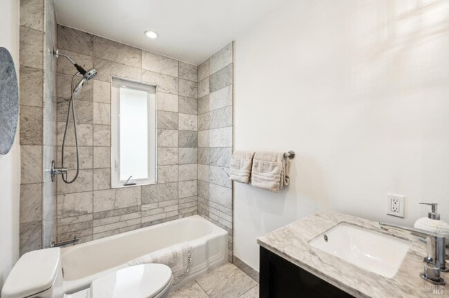 Building Photo - 490 S Eliseo Dr