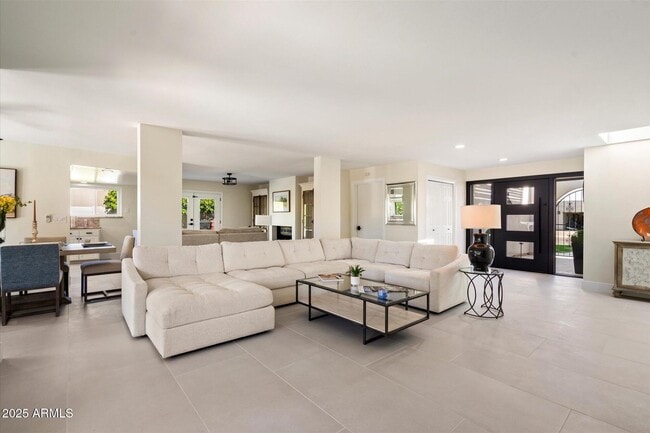 Building Photo - 8338 E San Rafael Dr