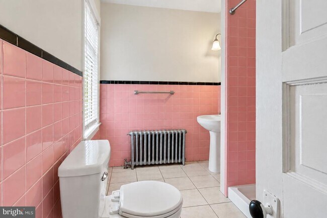 Building Photo - 154 Salaignac St