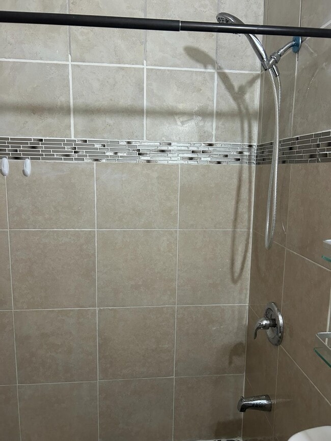 Newly Remodelled Bathroom 01 - 1380 Seaview