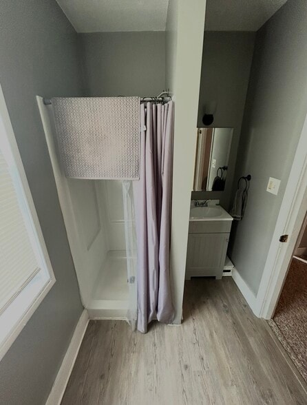 Full Bath - 24 N Washington St