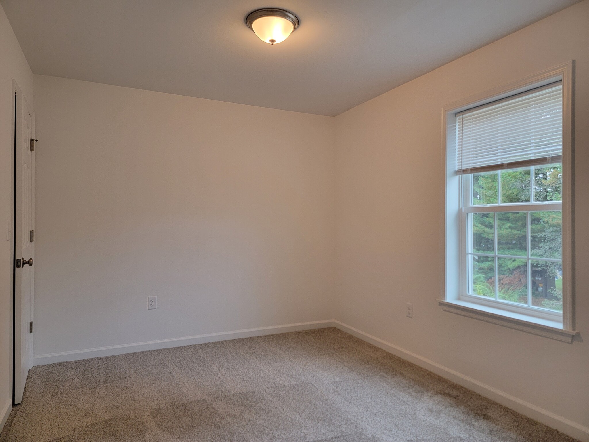 Building Photo - 146 Robert Cir