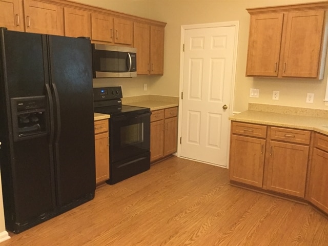 Building Photo - 3200 Daingerfield Dr