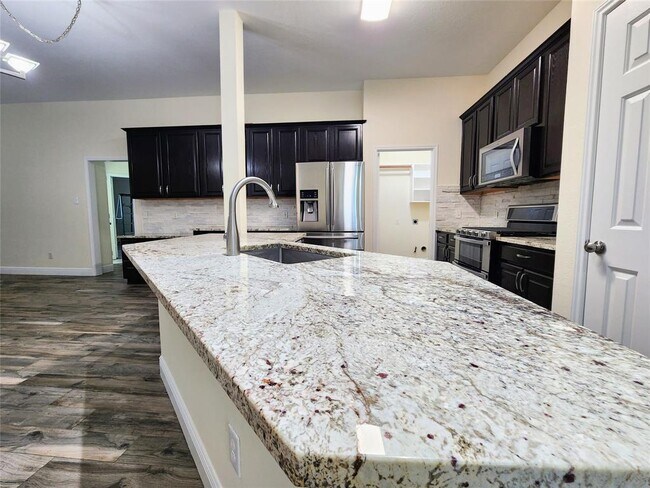 Building Photo - 25807 Elmley Pl