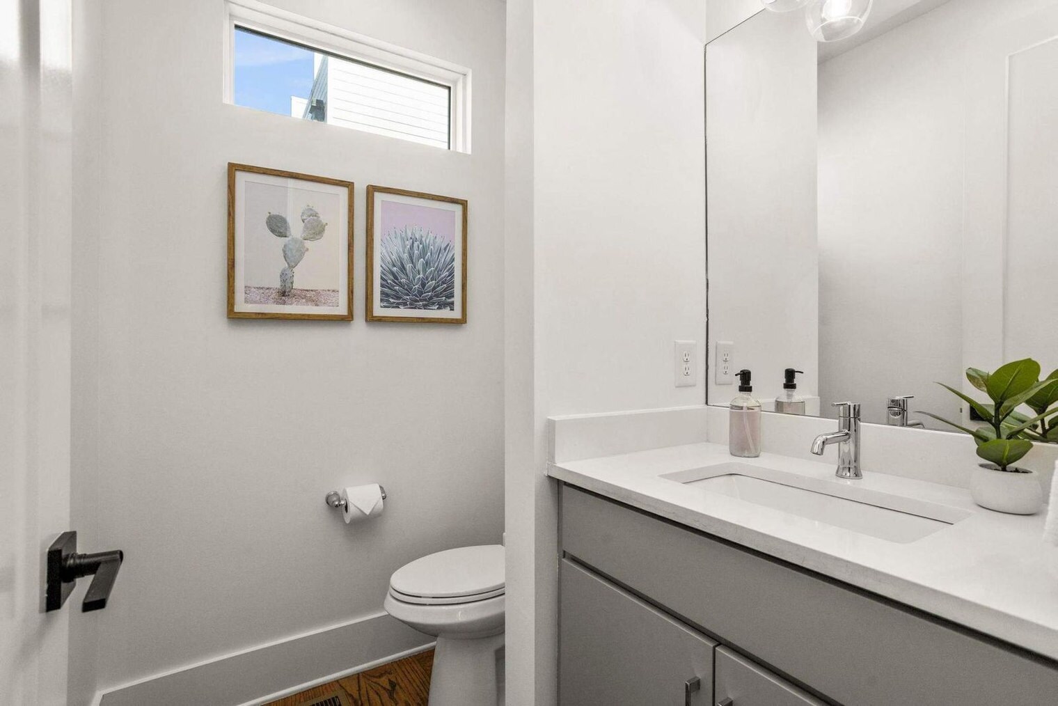 Building Photo - 1710 8th Ave S