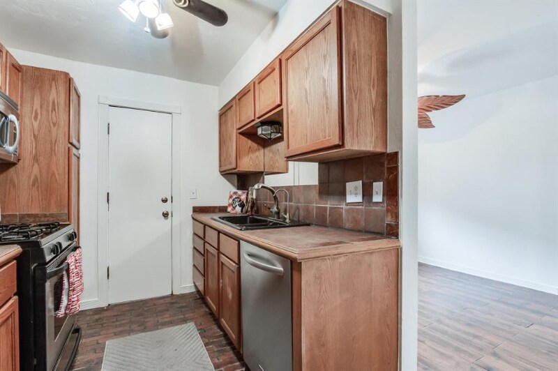 Building Photo - 6734 N Meridian Ave