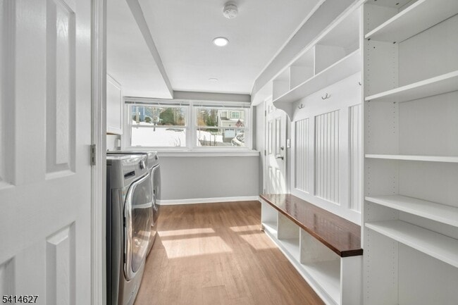 Building Photo - 149 Hillside Ave