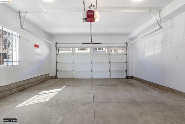 Building Photo - 817 Estancia Ter