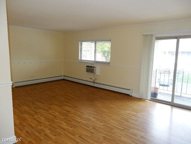 Primary Photo - 2 br, 1 bath Condo - 670 Marilyn Ave