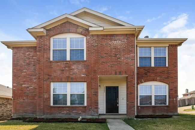 Building Photo - 2246 Midbury Dr