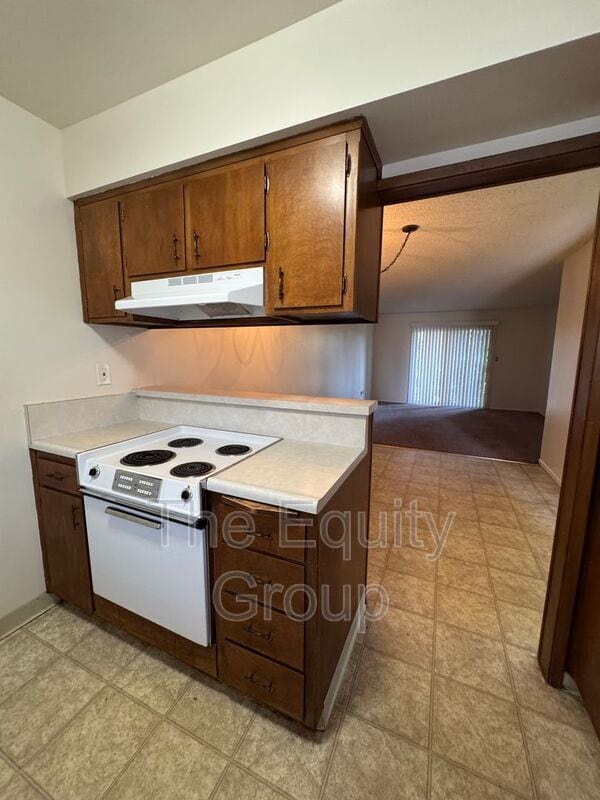 Building Photo - 310 N Westfield St