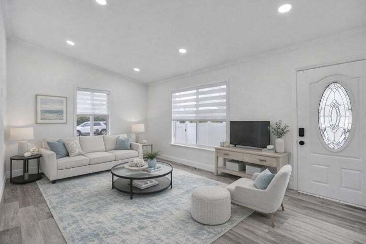 Building Photo - 229 SW 1st Ave