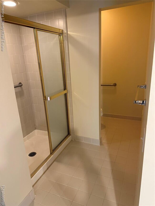 Building Photo - 39484 Village Run Dr