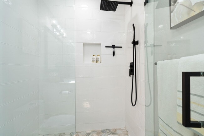 Building Photo - 76941 Coventry Cir