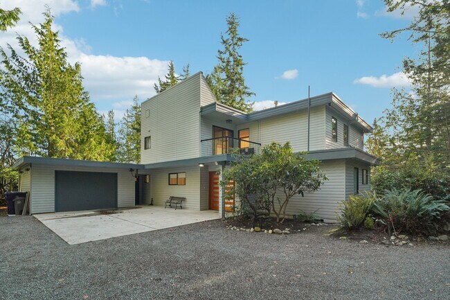 Building Photo - 5408 Sunset Ave