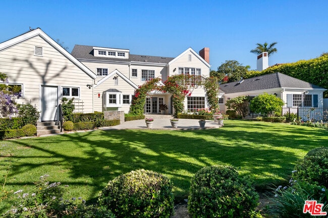 Building Photo - 360 Alma Real Dr