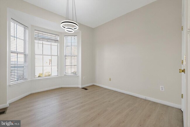 Building Photo - 21748 Kings Crossing Terrace