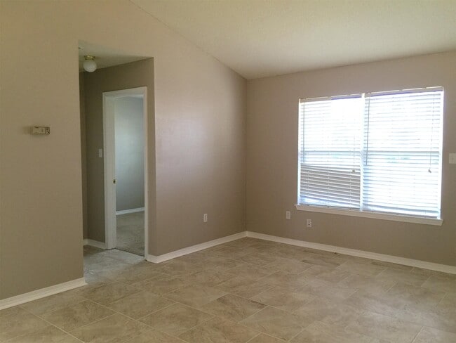 Building Photo - 13375 Chris Dr