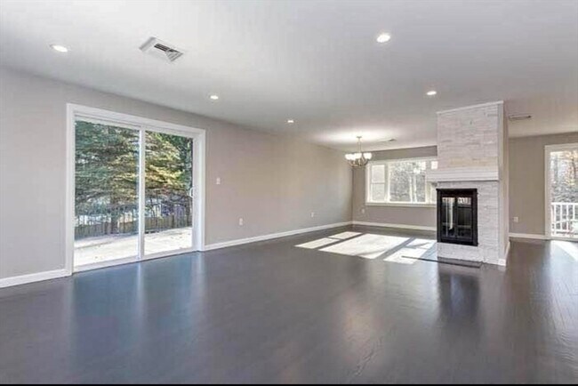 Building Photo - 115 Grove St