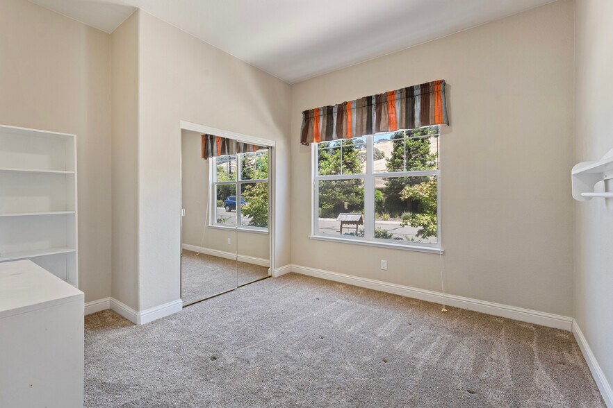 Building Photo - 1121 Galston Dr