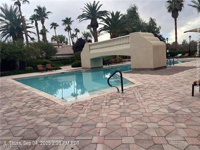 Building Photo - 2050 W Warm Springs Rd