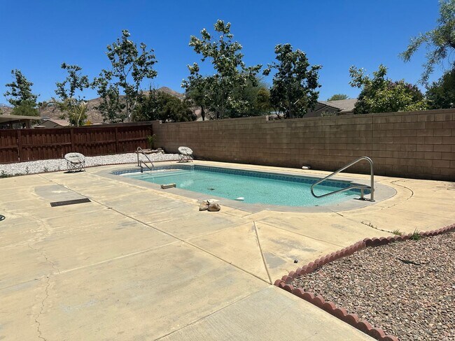 Building Photo - 655 Suncup Cir