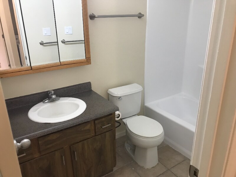 Building Photo - 1326 San Pedro Dr SE