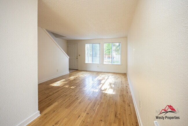 Building Photo - 5147 NE Killingsworth St