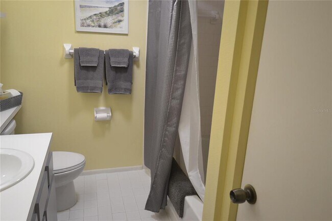 Building Photo - 284 Woodlake Wynde