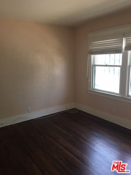 Building Photo - 4615 S Gramercy Pl