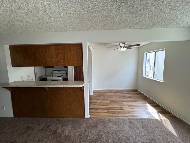 Building Photo - Centrally Located McKeon Condo