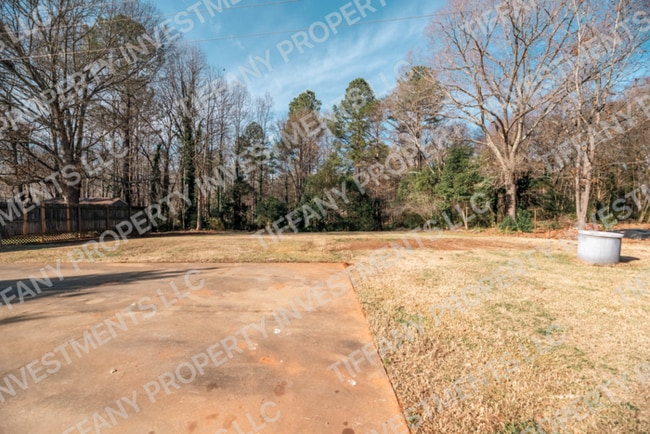 Building Photo - 457 Cherryville Rd