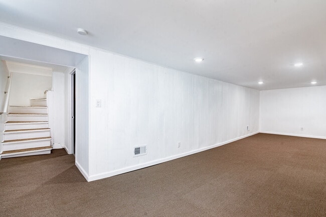 Building Photo - 9429 Harold Dr